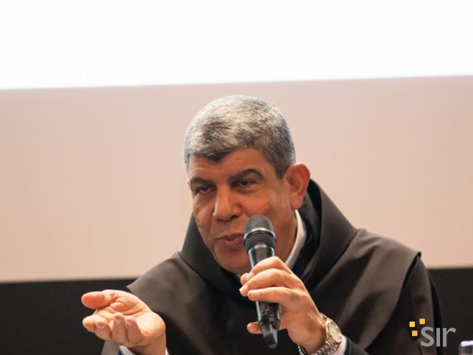 Foto di Padre Ibrahim Faltas intervenuto all'assemblea FISC del 24 novembre 2023