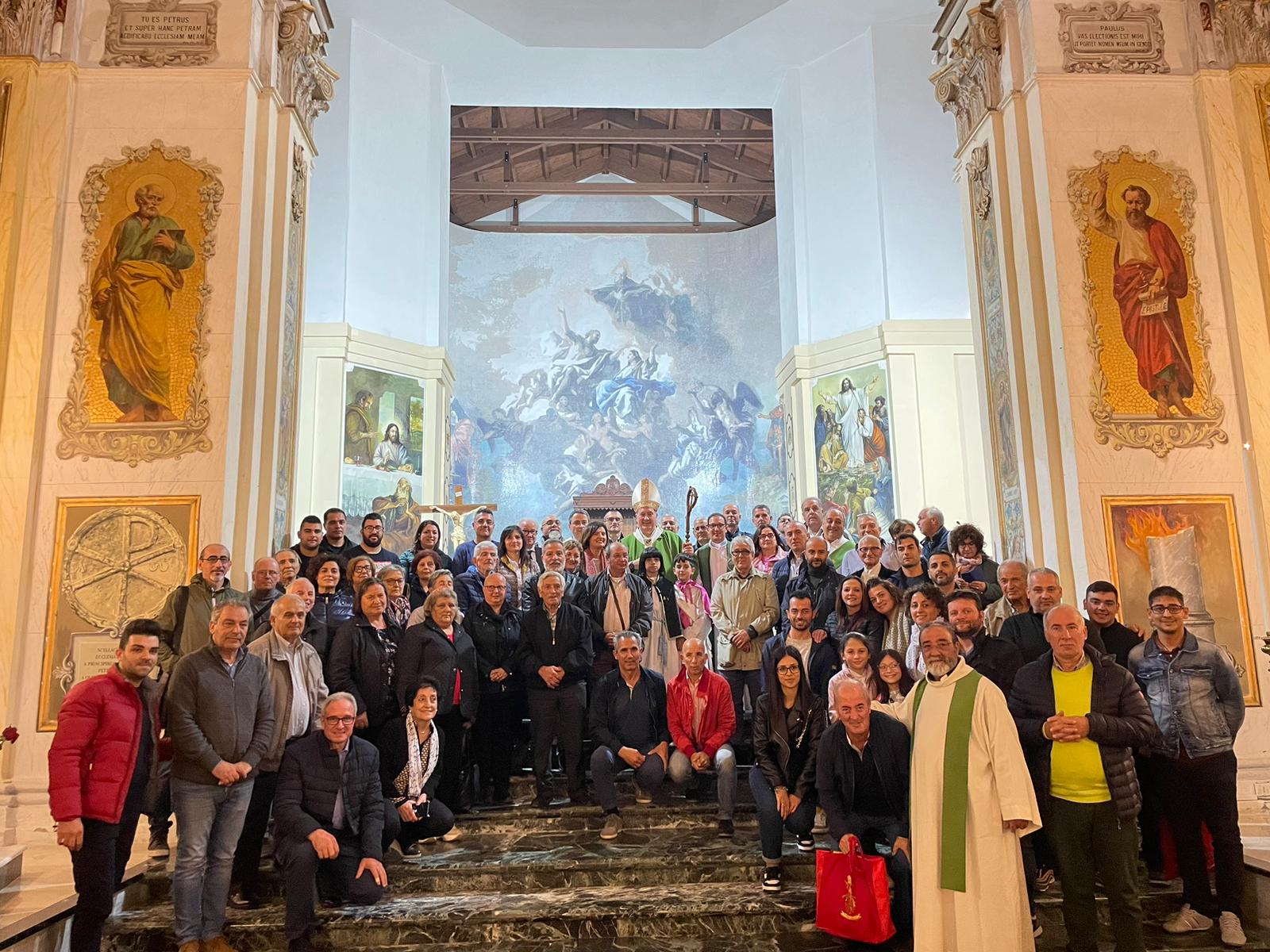 Foto dei partecipanti all'Assemblea Diocesana delle Confraternite tenutasi sabato 4 novembre 2023 nella Basilica Concattedrale "Santa Maria Assunta" di Squillace