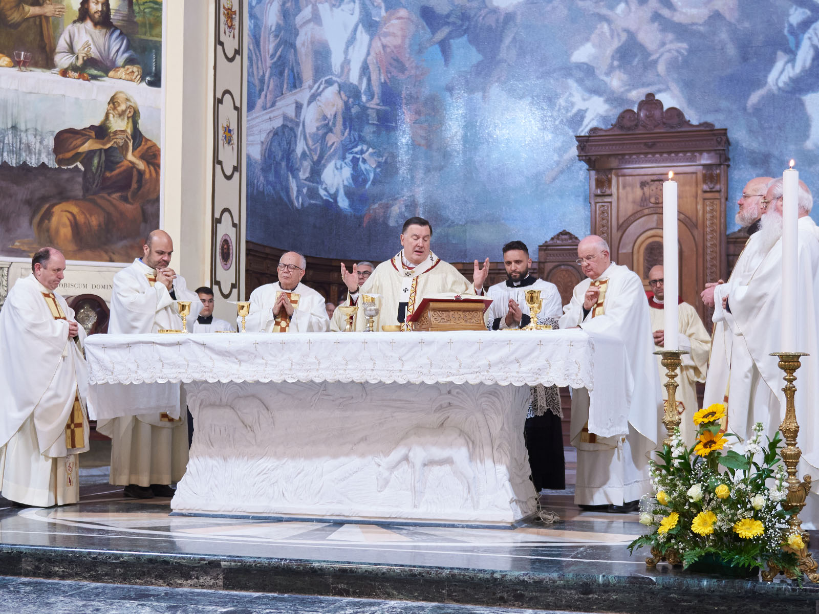 Foto della celebrazione Eucaristica del 19 aprile 2024 per il 40° anniversario di Ordinazione Presbiterale di S.E. Mons. Claudio Maniago