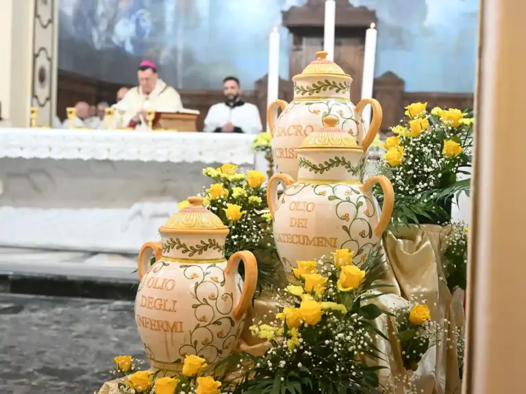 Foto per articolo: Messa Crismale a Squillace, Mons. Maniago: lo Spirito rinnova la Chiesa dell'1 aprile 2026