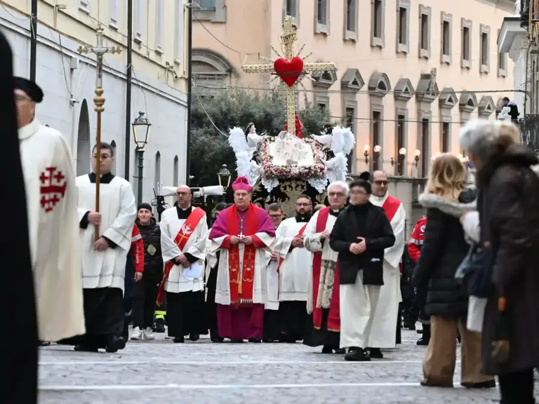 Foto per articolo: “La Croce non abbandona le famiglie”: il messaggio dell’Arcivescovo nella Naca" del 3 aprile 2026