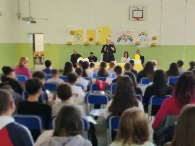Foto per articolo: "«Non perdete questo tempo»: il Vescovo Claudio incontra gli studenti" del 28 settembre 2026